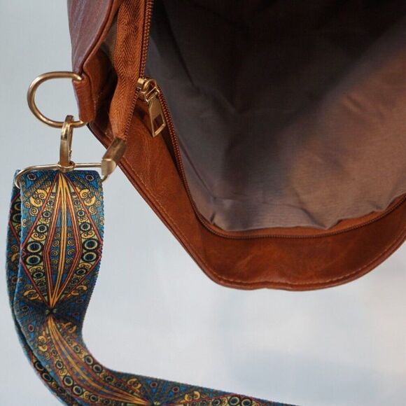 Minimalist Hobo Bag Medium Brown Vintage-Inspired Crossbody Bag Brown - Picture 2 of 4